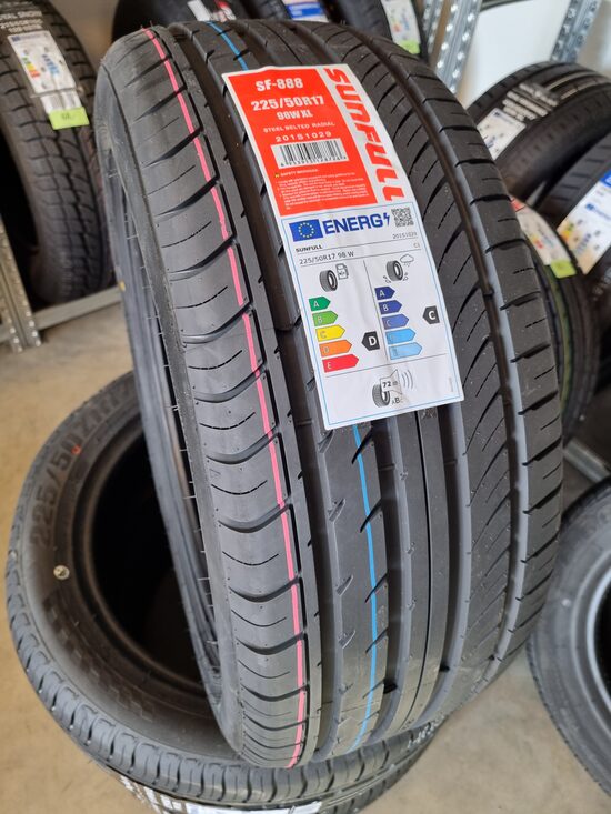 225/50R17 Sunfull SF888